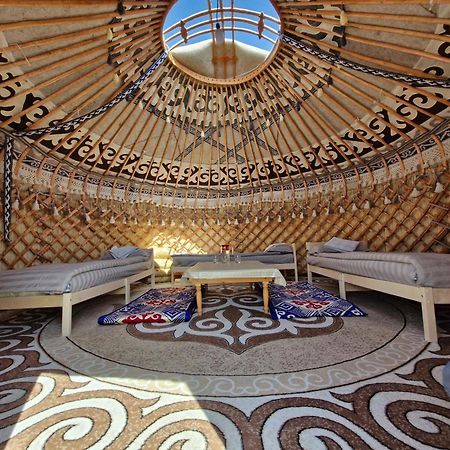 Bed and Breakfast Agat Yurt Camp Каджи-Сай Экстерьер фото